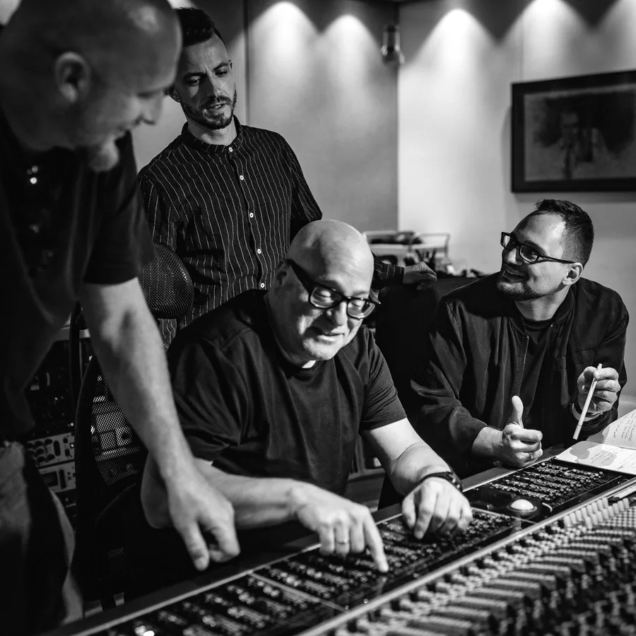 Band at the desk