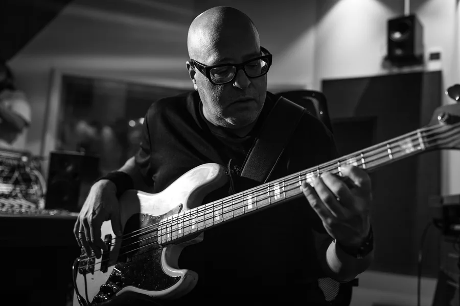 Yaron Stavi, bass
